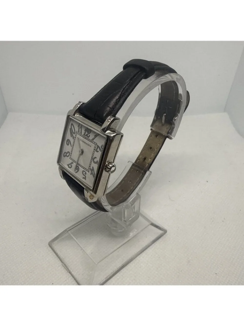 BCBGMAXAZRIA BG6017 Ladies Classic WhiteDial Slim Case Black Leather Strap Watch
